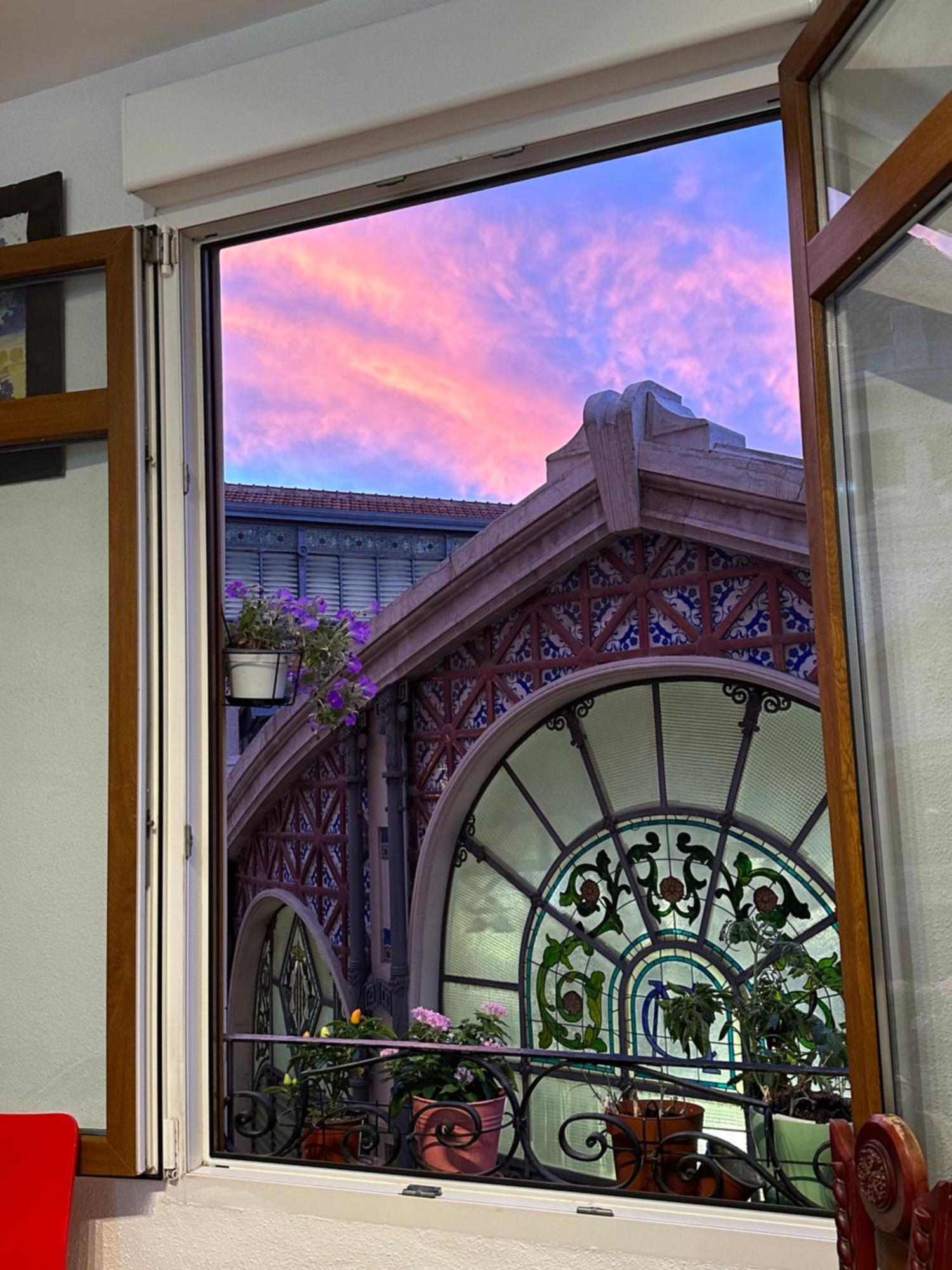 Mirador 1 Del Mercado Central - Habitacion Con Bano Privado En El Centro De La Ciudad Vella Valencia Ngoại thất bức ảnh