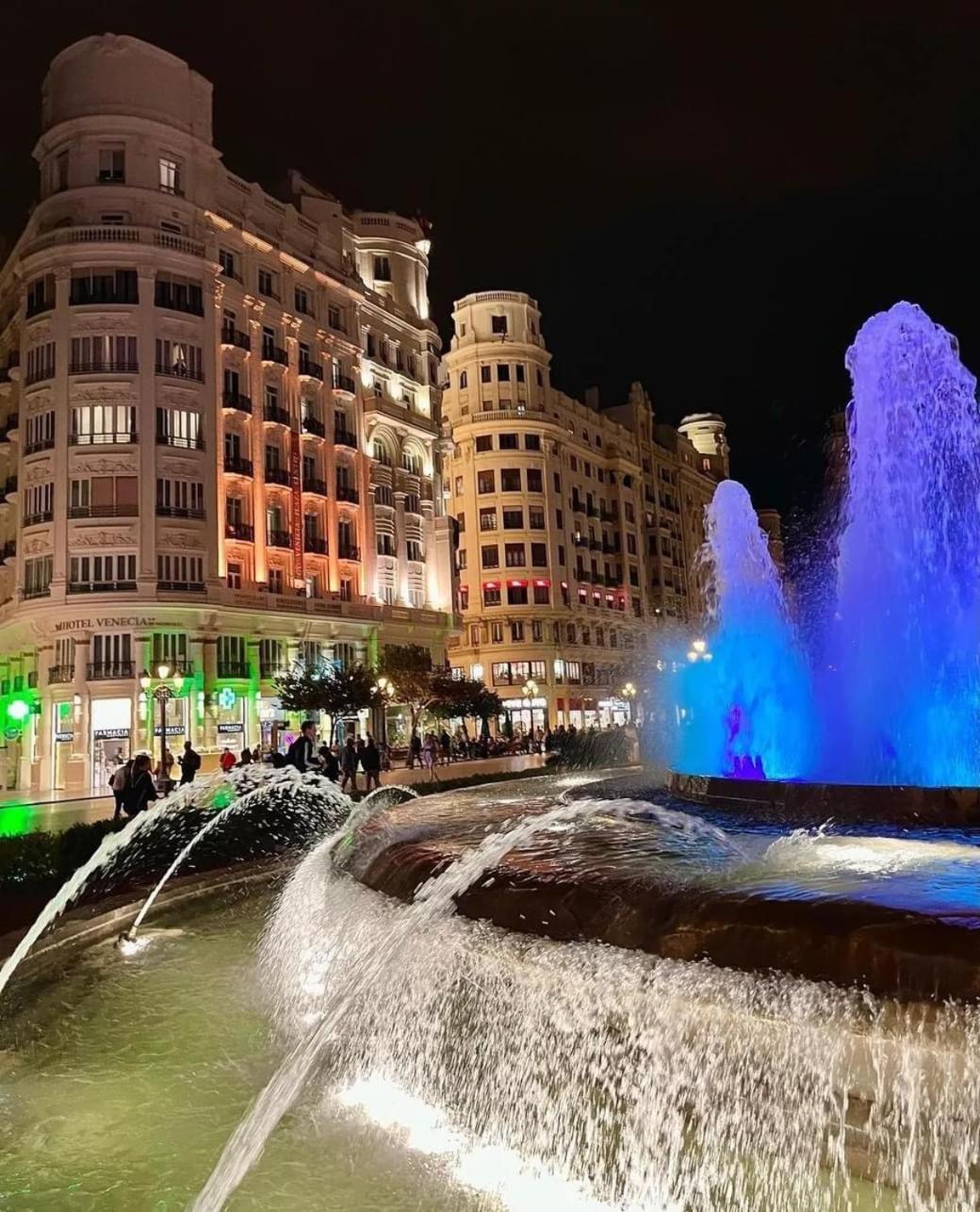 Mirador 1 Del Mercado Central - Habitacion Con Bano Privado En El Centro De La Ciudad Vella Valencia Ngoại thất bức ảnh