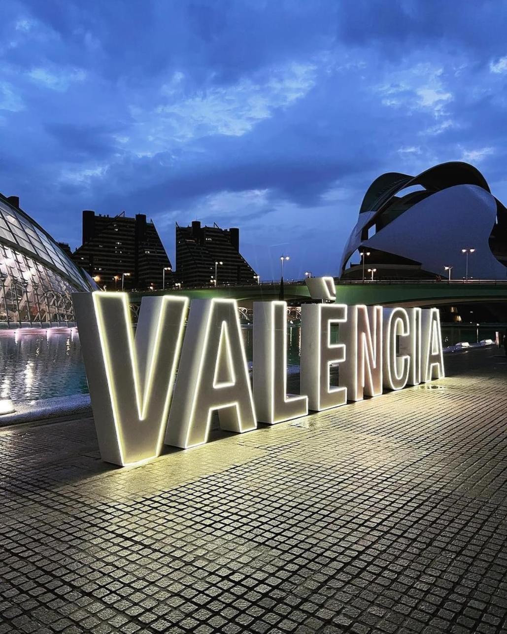 Mirador 1 Del Mercado Central - Habitacion Con Bano Privado En El Centro De La Ciudad Vella Valencia Ngoại thất bức ảnh