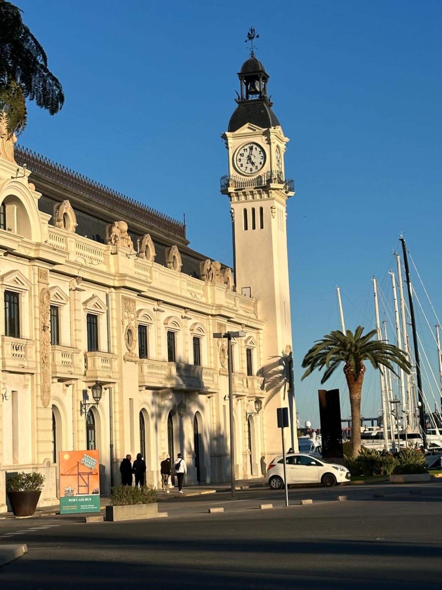 Mirador 1 Del Mercado Central - Habitacion Con Bano Privado En El Centro De La Ciudad Vella Valencia Ngoại thất bức ảnh