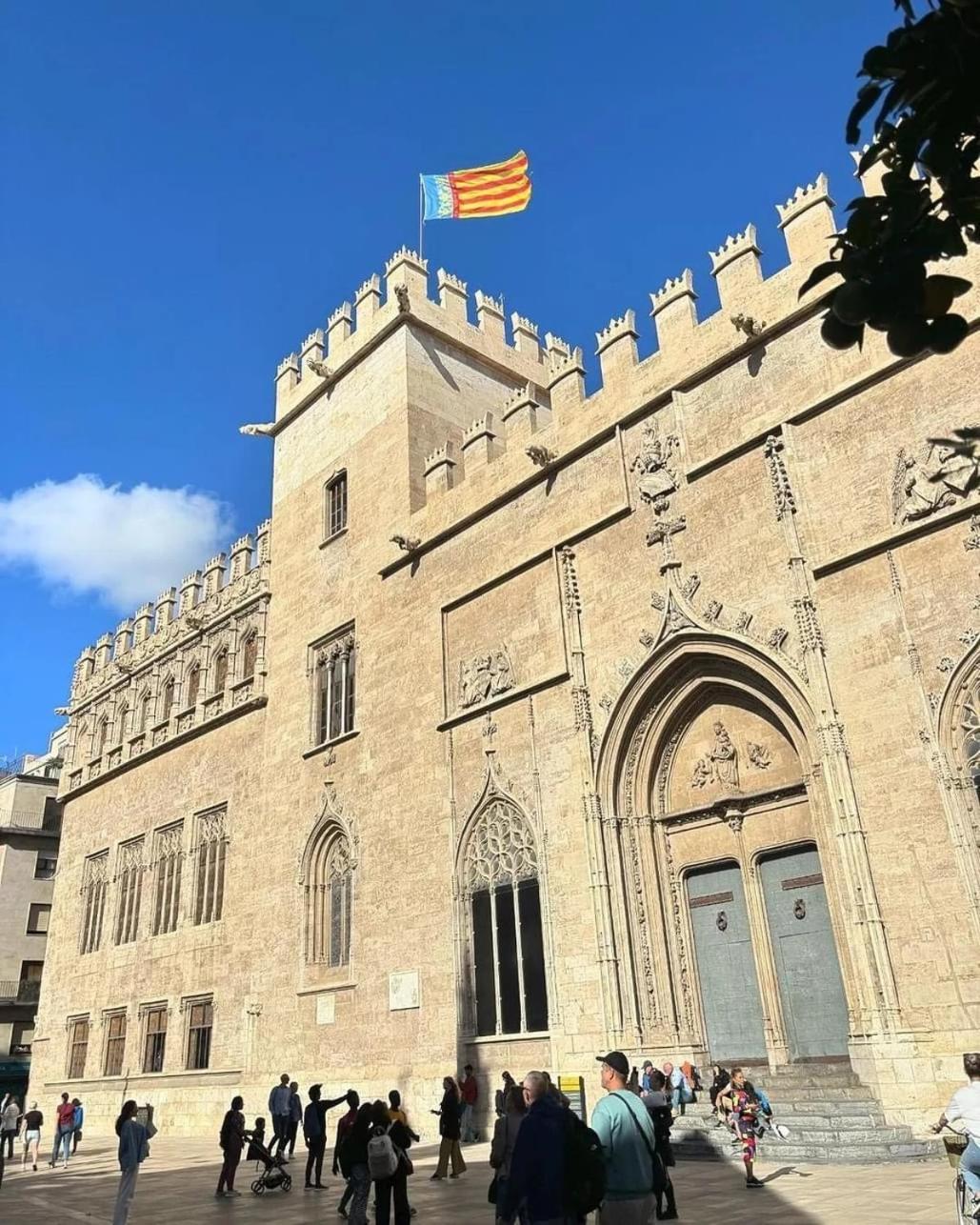 Mirador 1 Del Mercado Central - Habitacion Con Bano Privado En El Centro De La Ciudad Vella Valencia Ngoại thất bức ảnh