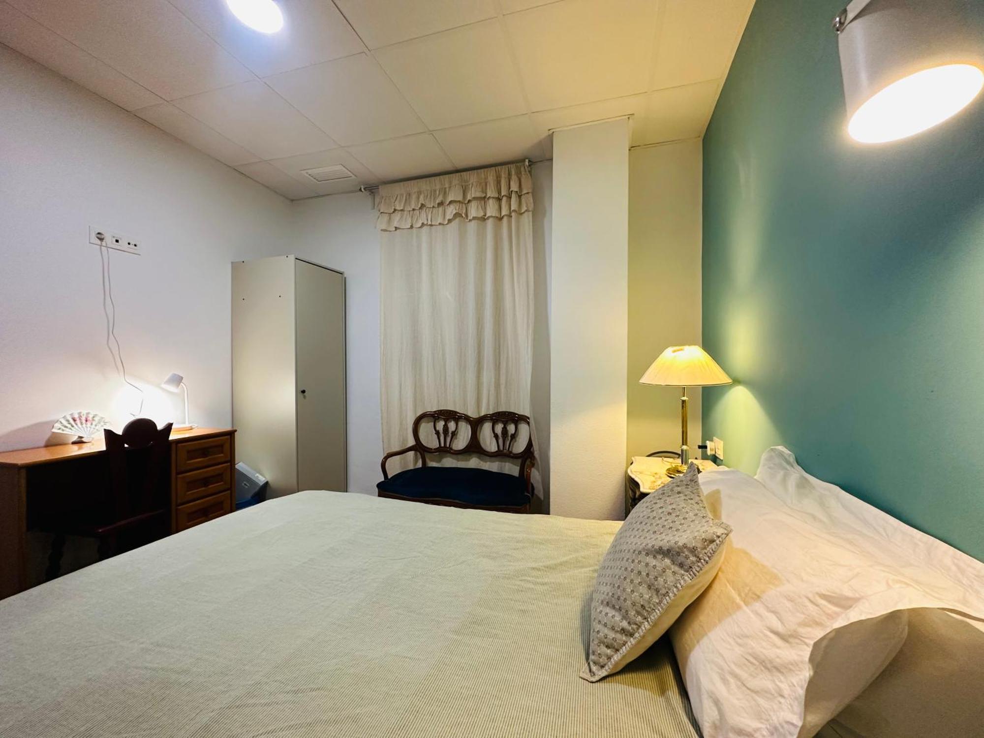 Mirador 1 Del Mercado Central - Habitacion Con Bano Privado En El Centro De La Ciudad Vella Valencia Ngoại thất bức ảnh