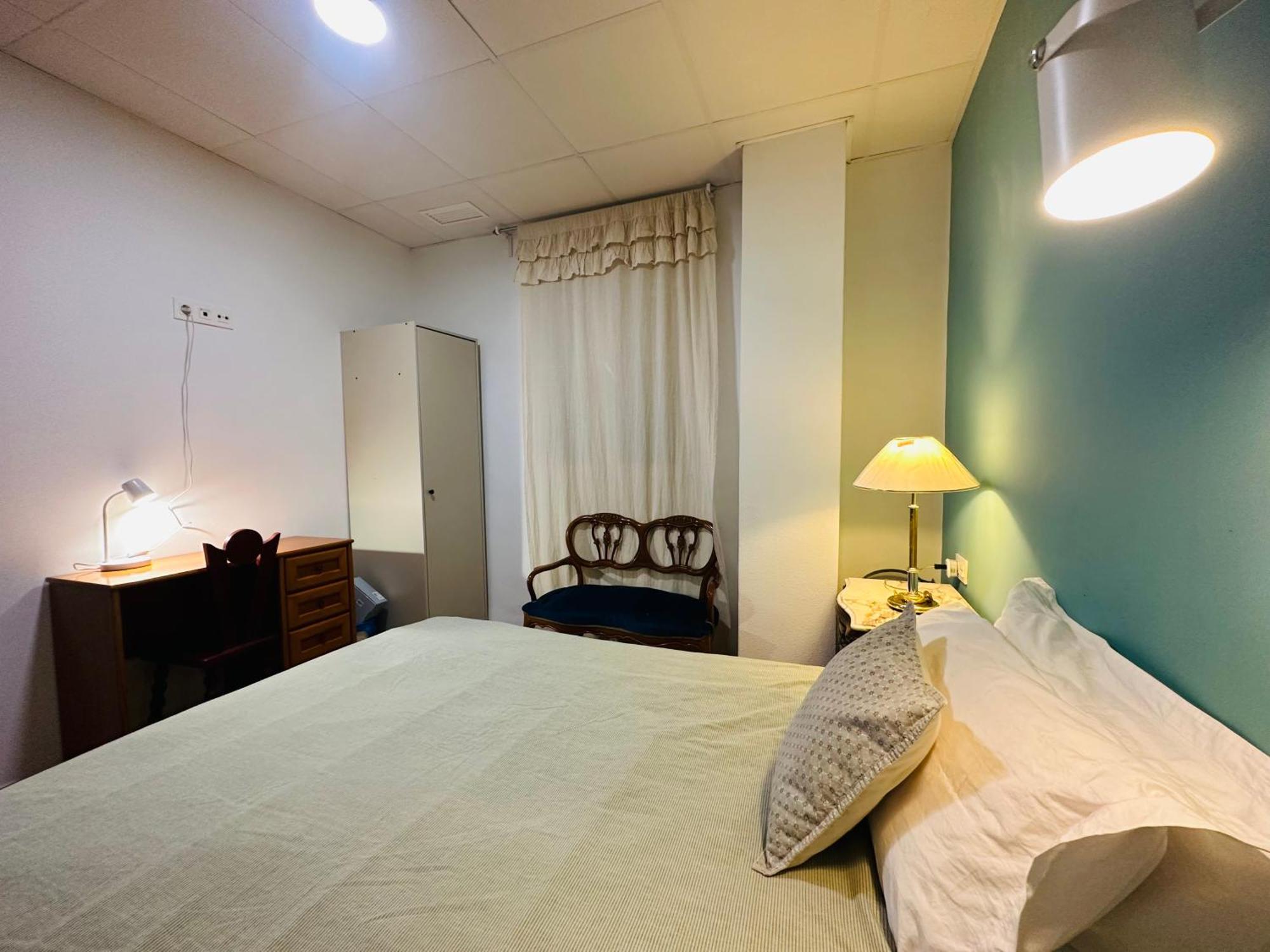 Mirador 1 Del Mercado Central - Habitacion Con Bano Privado En El Centro De La Ciudad Vella Valencia Ngoại thất bức ảnh