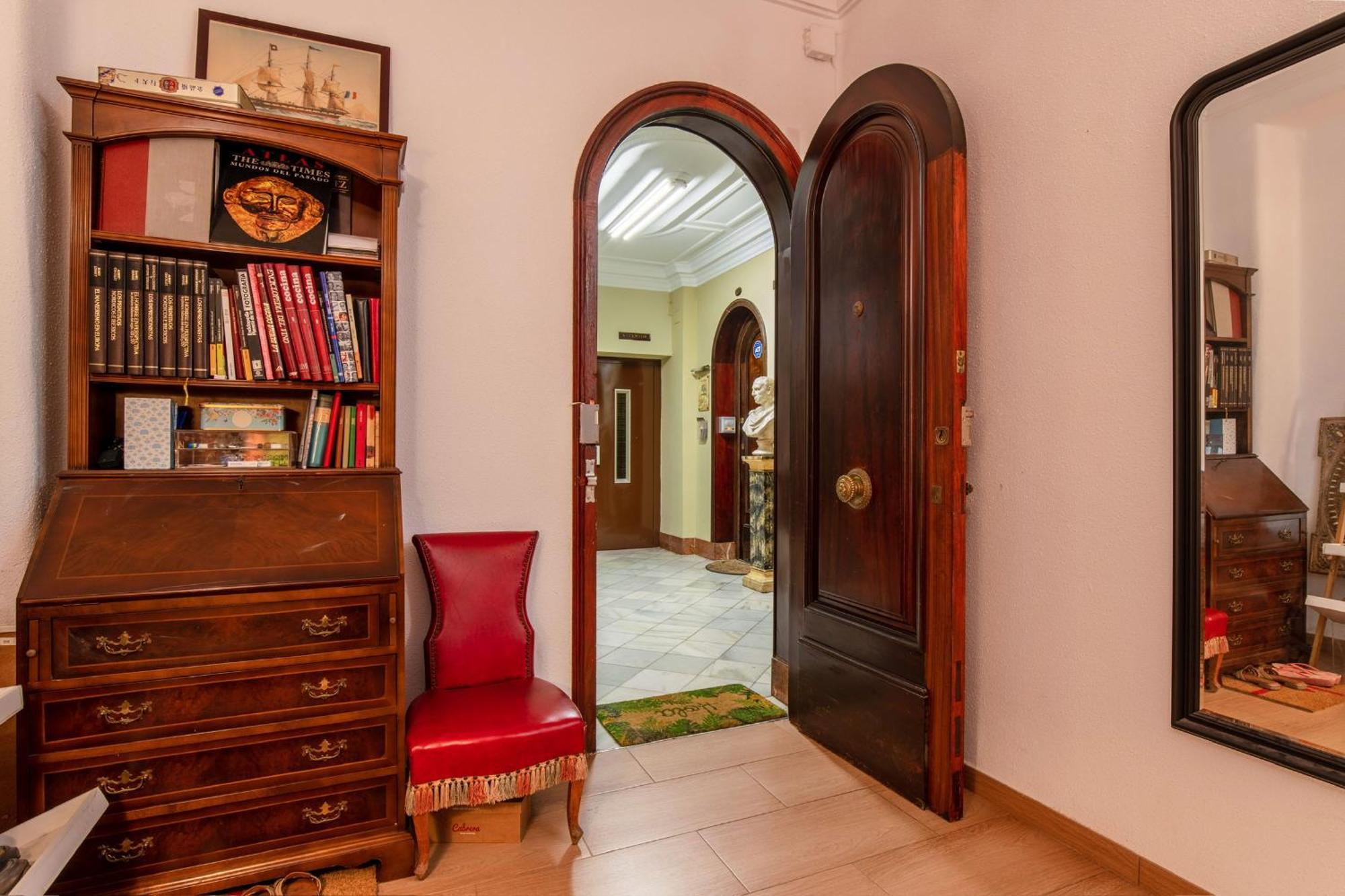 Mirador 1 Del Mercado Central - Habitacion Con Bano Privado En El Centro De La Ciudad Vella Valencia Ngoại thất bức ảnh